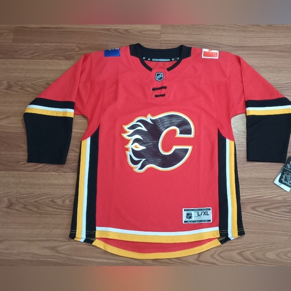 Calgary Flames Youth Jersey  Size L/XL NEW with tags  Red - Picture 1 of 8